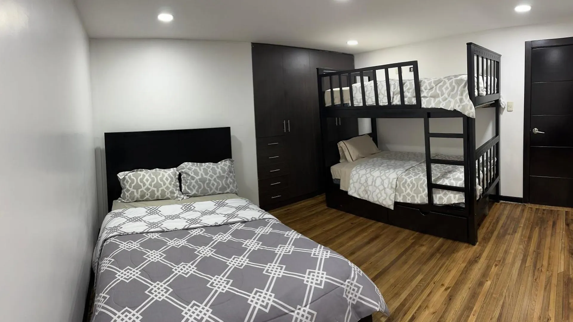 Suite De Lujo En Cuenca 0*,  Ecuador